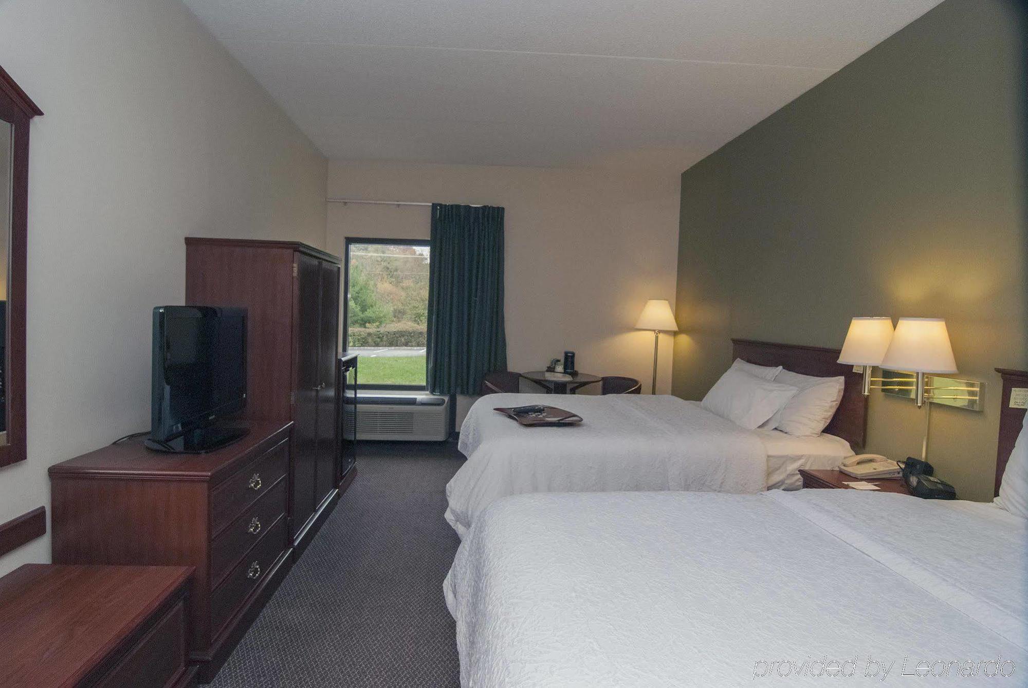 Hampton Inn Flemington Zewnętrze zdjęcie